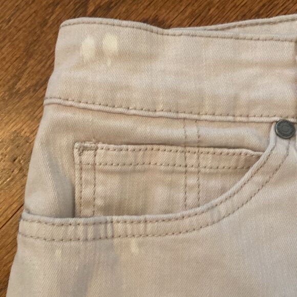 Bandolino Mandie size 14 jeans,  high-rise, A dark white color - Picture 6 of 12